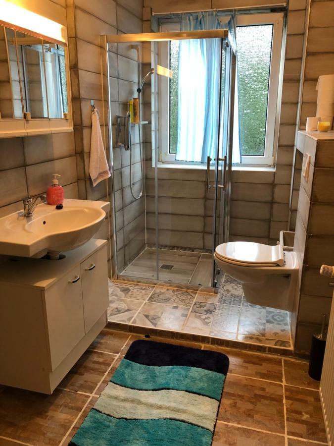 Misha,S Place Duisburg Luaran gambar